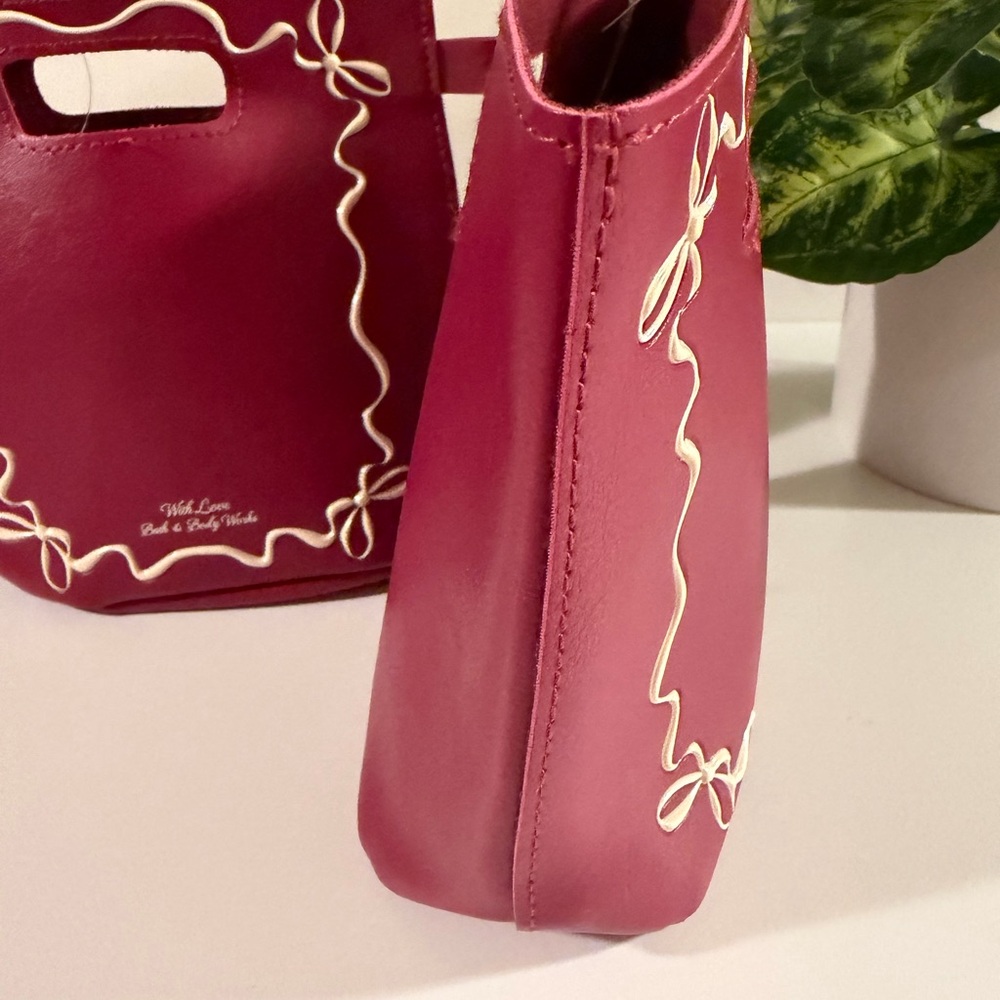 Bath and Body works leather reusable gift bag, set of 2. NWT